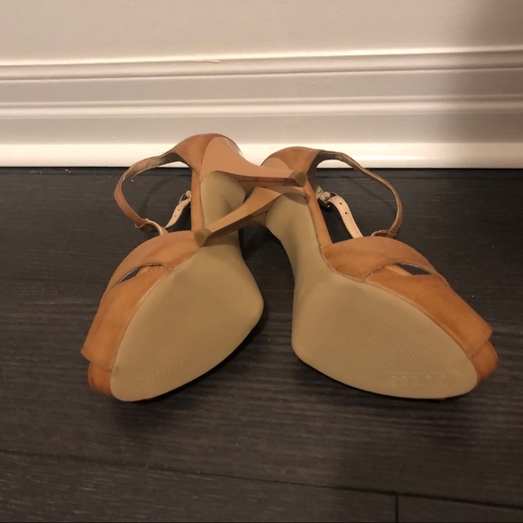 New Guess heels - Picture 2 of 3